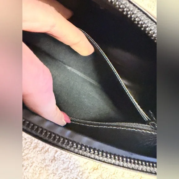 Burberrys Navy and Green Check Toiletry Bag